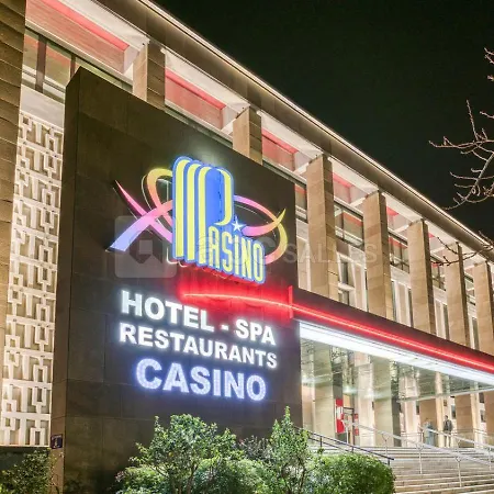 La Maison Au Fond Du Jardin דירה